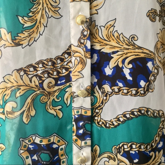 Ali & Kris Sleeveless Button up Blouse - Picture 4 of 11